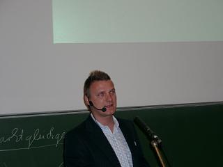 Hr. Keuchel, Pressesprecher Google